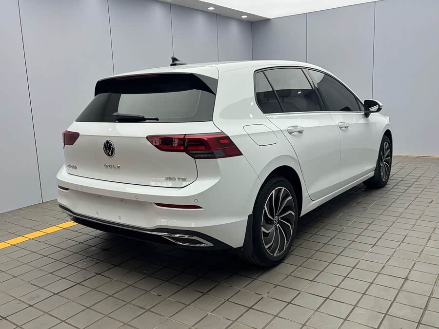 Volkswagen Golf 2021