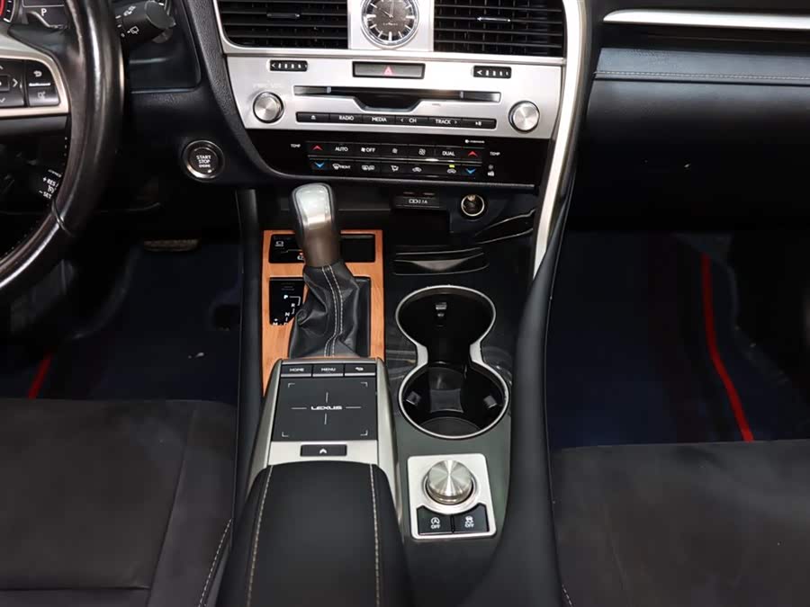 Lexus RX 2020 — фото 15