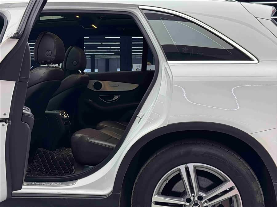Mercedes-Benz GLC 2021
