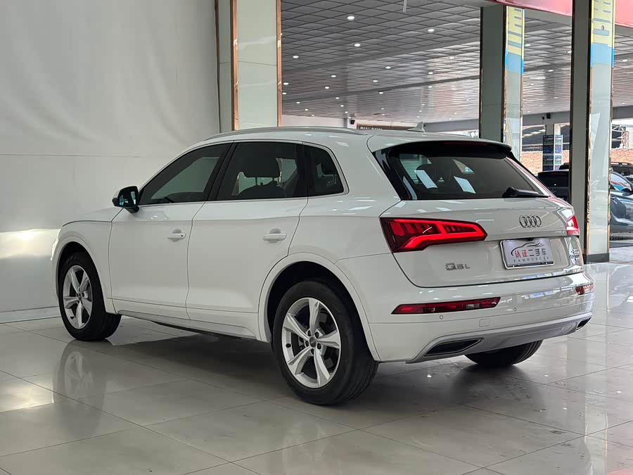 Audi Q5L 2020 — фото 17