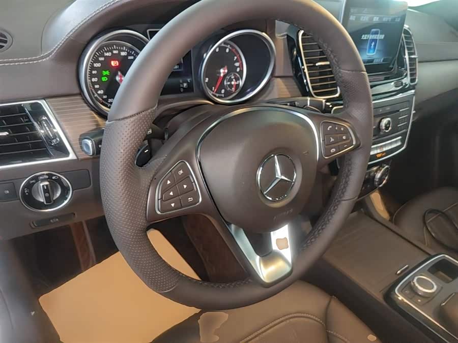 Mercedes-Benz GLE 2019 — фото 11
