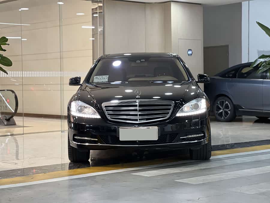 Mercedes-Benz S-Class 2010
