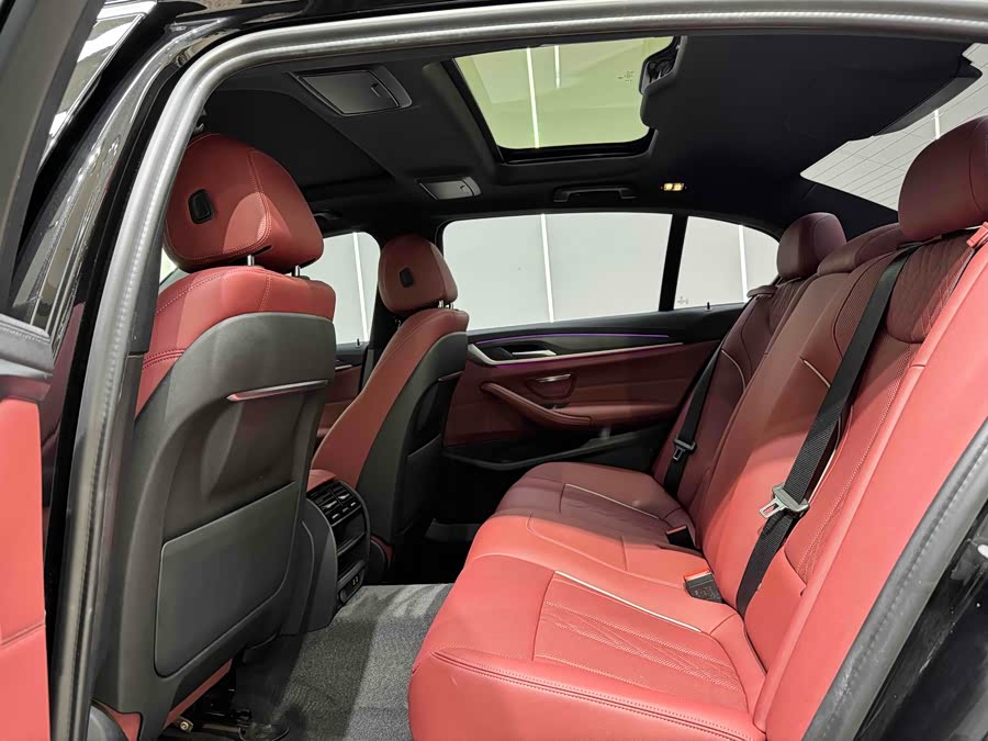BMW 5 Series 2023 — фото 17