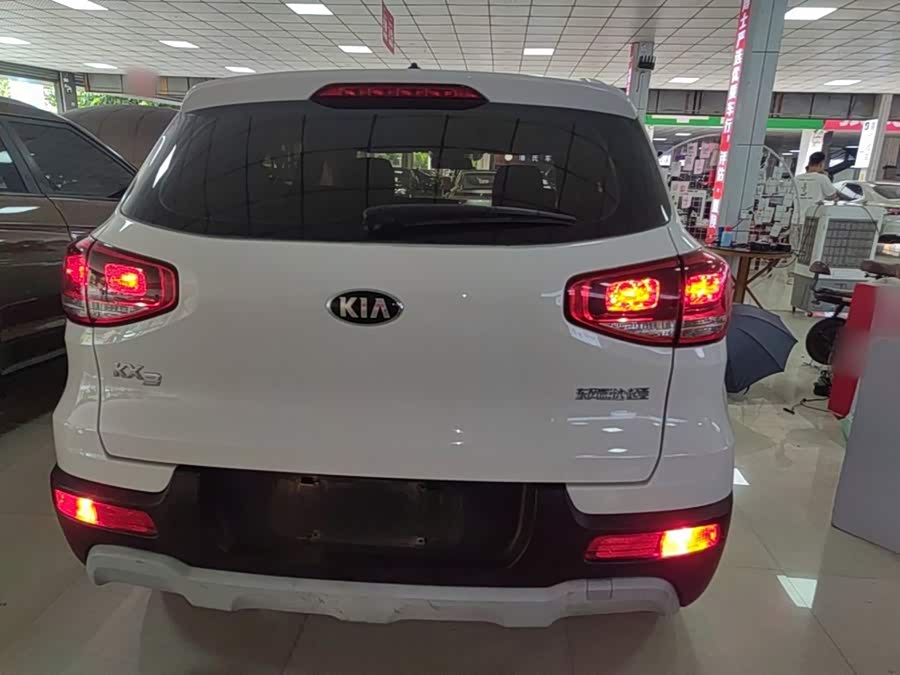 Kia KX3 Proud Running 2017
