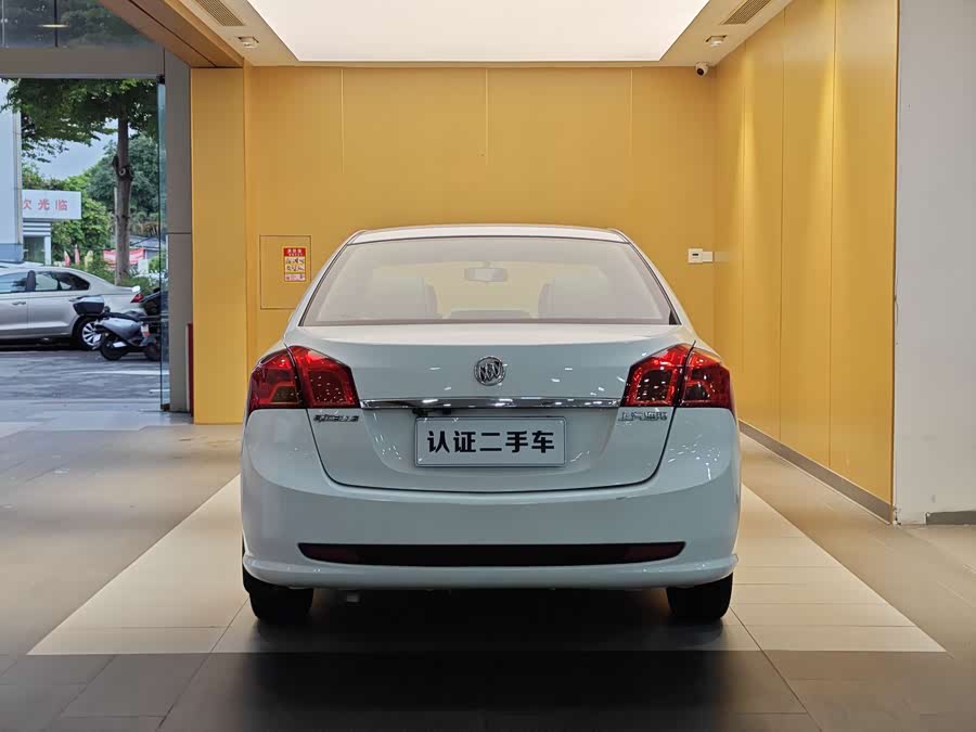 Buick Excelle 2015 — фото 27