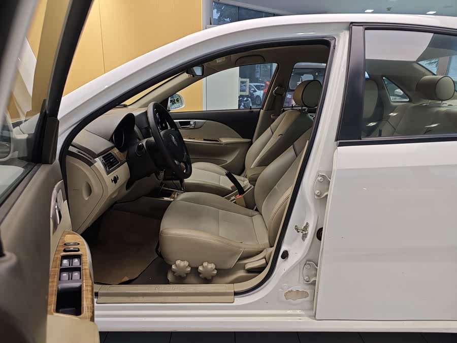 Buick Excelle 2015 — фото 13