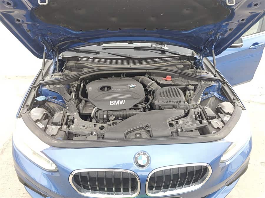 BMW 1 Series 2017 — фото 16