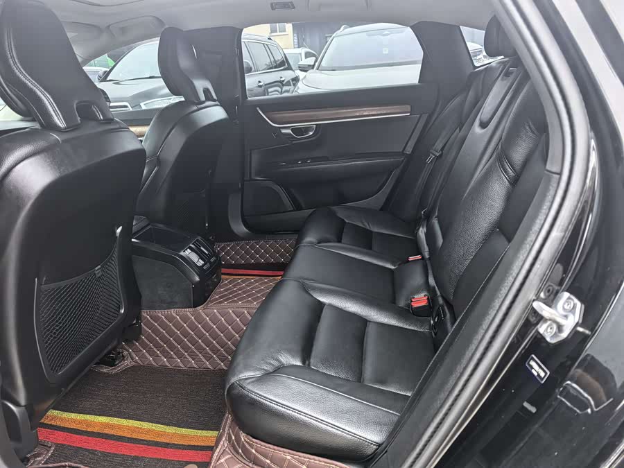 Roewe MAX 2021