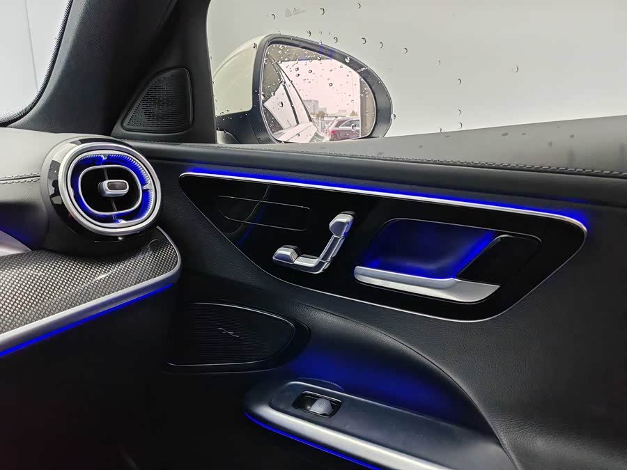 Mercedes-Benz C-Class 2025 — фото 16