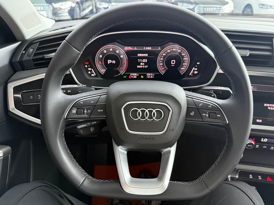Audi Q3 2023 — фото 14