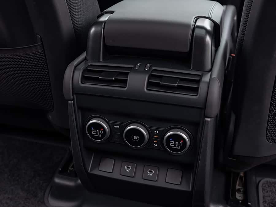 Land Rover Defender 2024 — фото 21