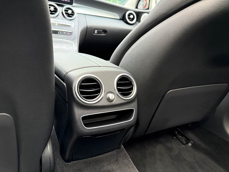 Mercedes-Benz C-Class 2019 — фото 19