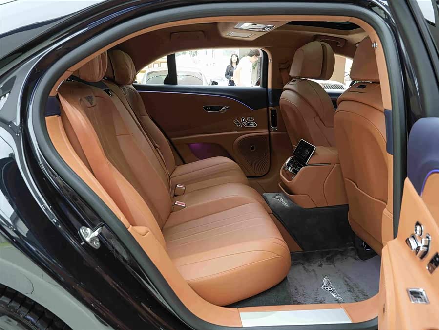 Bentley Flying Spur 2022 — фото 13