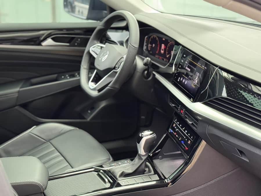 Volkswagen Passat 2023 — фото 13