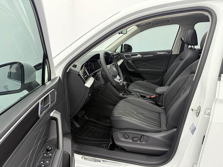 Volkswagen Tiguan L 2023 — фото 19