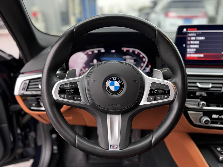 BMW 5 Series 2022 — фото 16