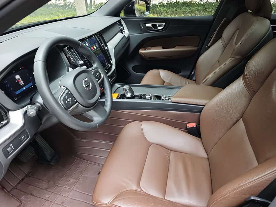Volvo XC60 2022