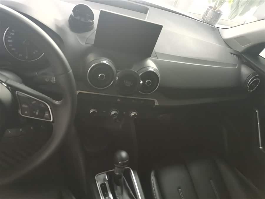 Audi Q2L 2018