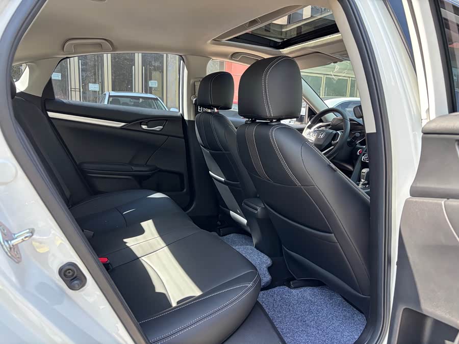 Honda Civic 2019 — фото 12