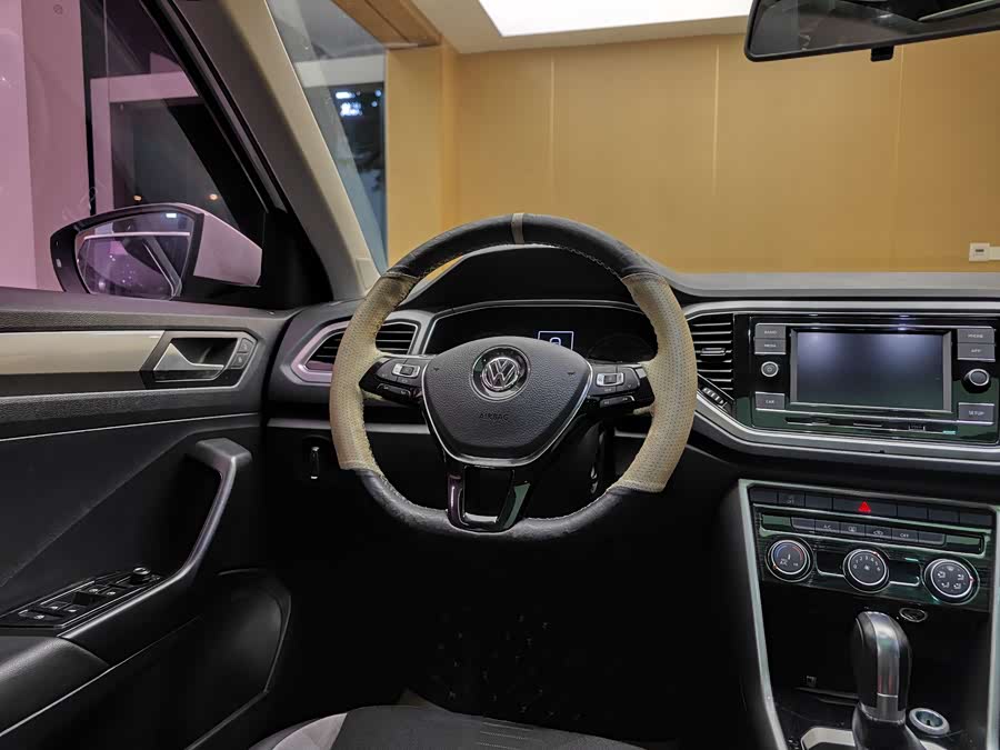 Volkswagen T-Roc 2019 — фото 15