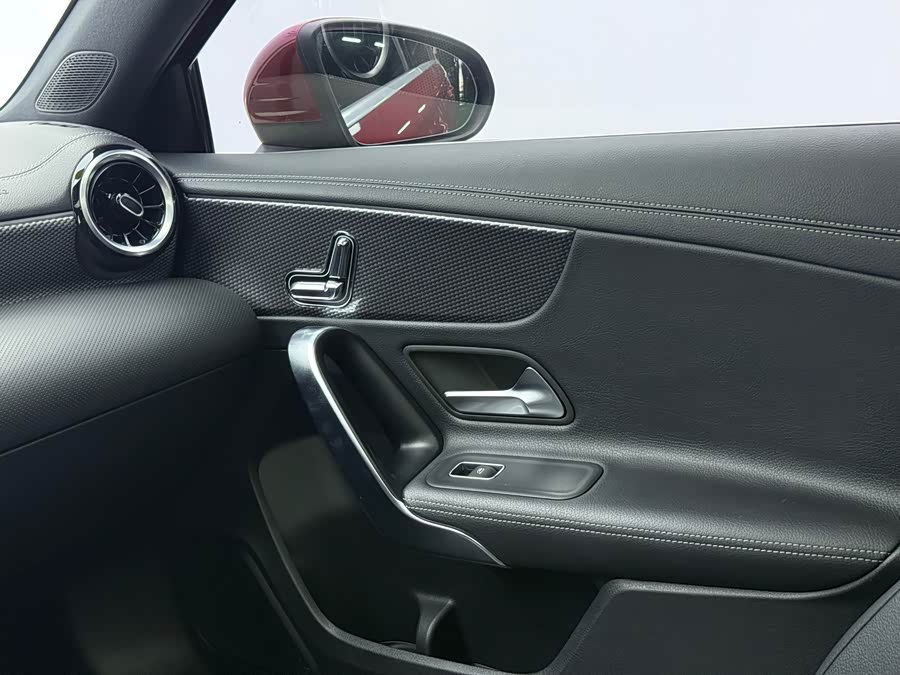 Mercedes-Benz A-Class 2022 — фото 11