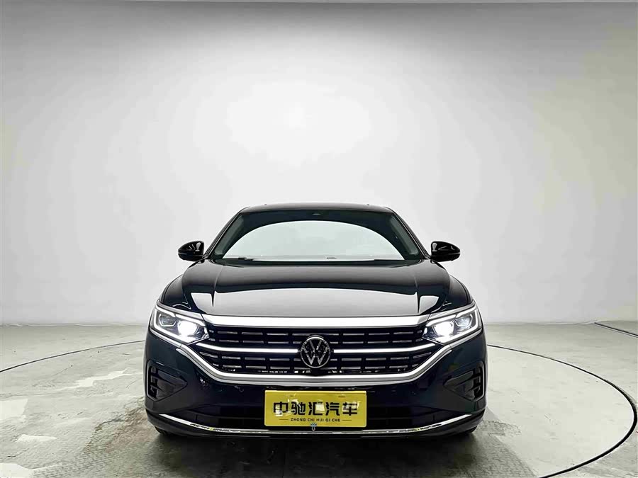 Volkswagen Passat 2023