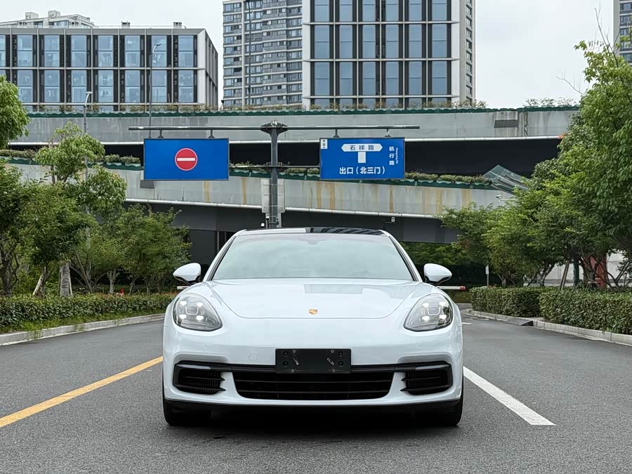 Porsche Panamera 2019