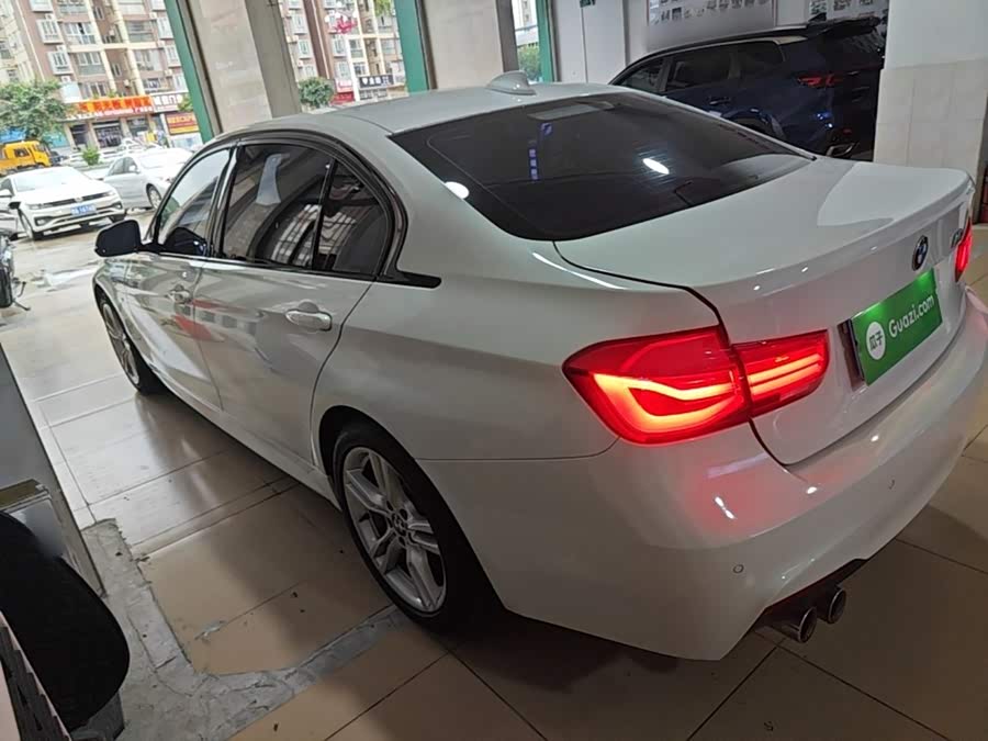 BMW 3 Series 2018 — фото 23