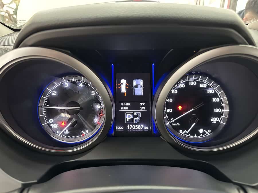 Toyota Prado 2016 — фото 11