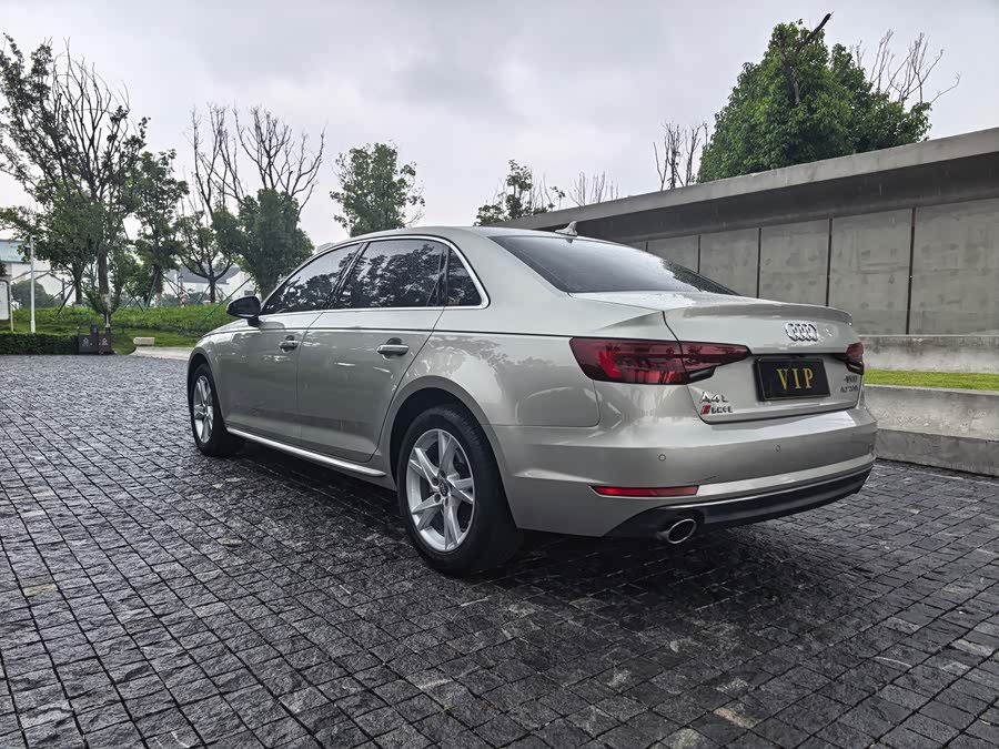 Audi A4L 2018 — фото 10