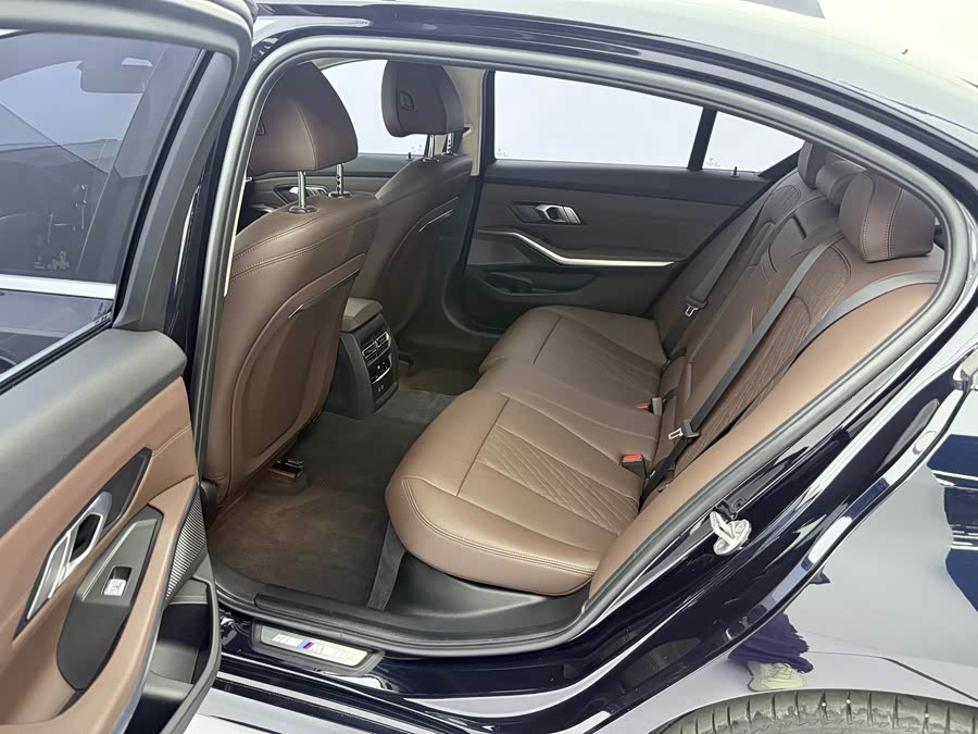 BMW 3 Series 2023 — фото 14