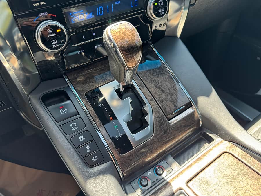 Toyota Vellfire 2023