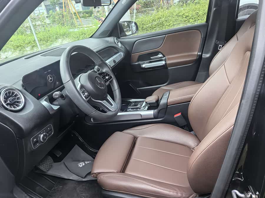 Mercedes-Benz GLB 2023
