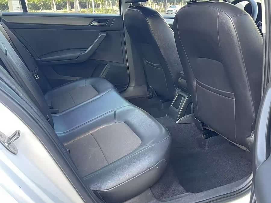 Volkswagen Santana 2013