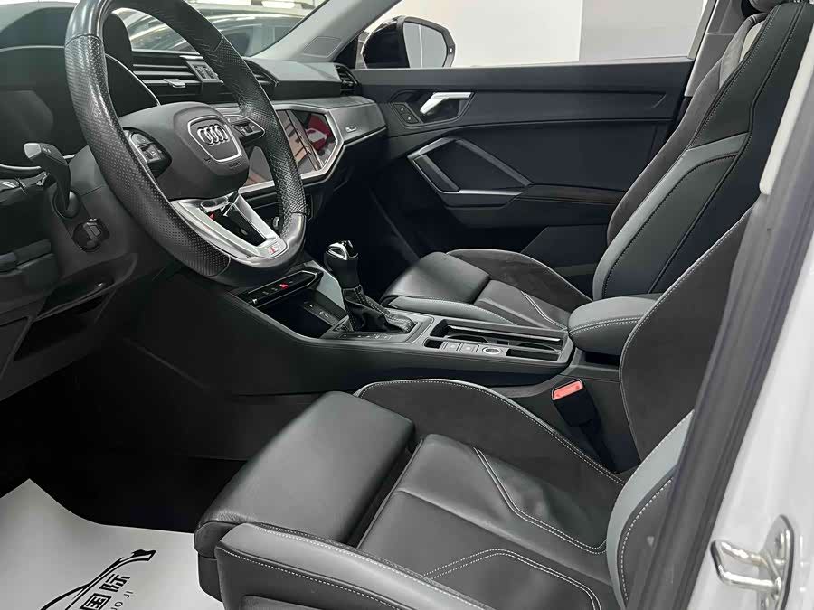 Audi Q3 Sportback 2023 — фото 8