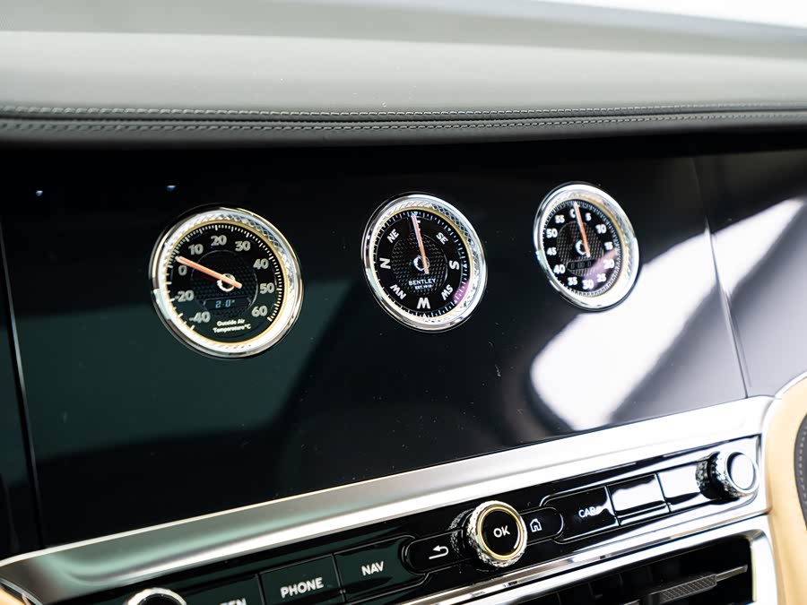 Bentley Flying Spur Plug-In Hybrid 2026 — фото 8