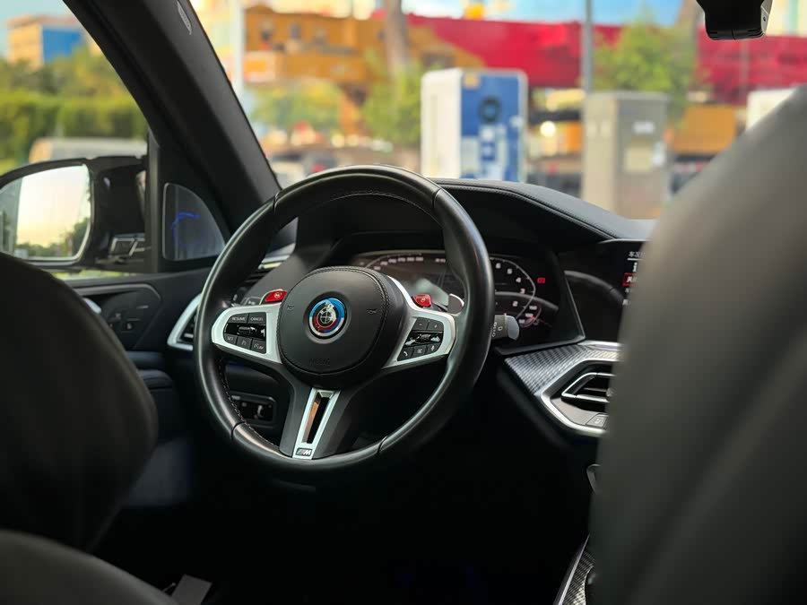 BMW X5 M 2020 — фото 19