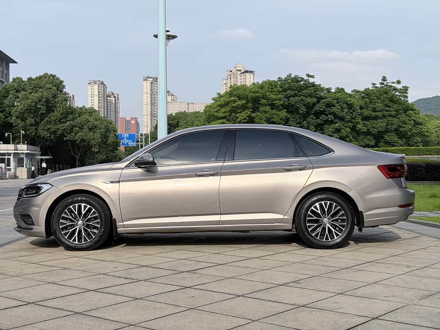 Volkswagen Sagitar 2021