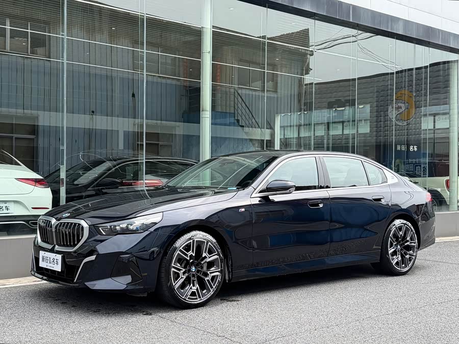 BMW 5 Series 2025