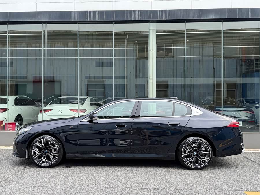 BMW 5 Series 2025