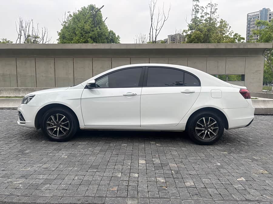 Geely Emgrand 2019 — фото 15