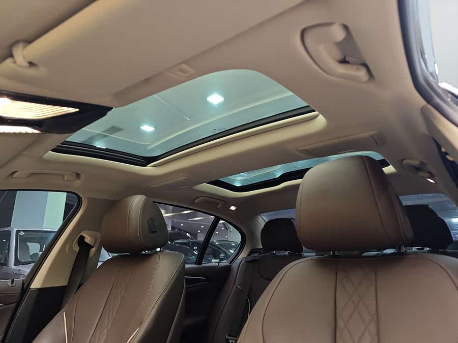 BMW 5 Series 2021 — фото 13