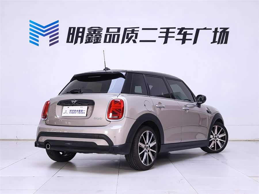 MINI MINI 2023