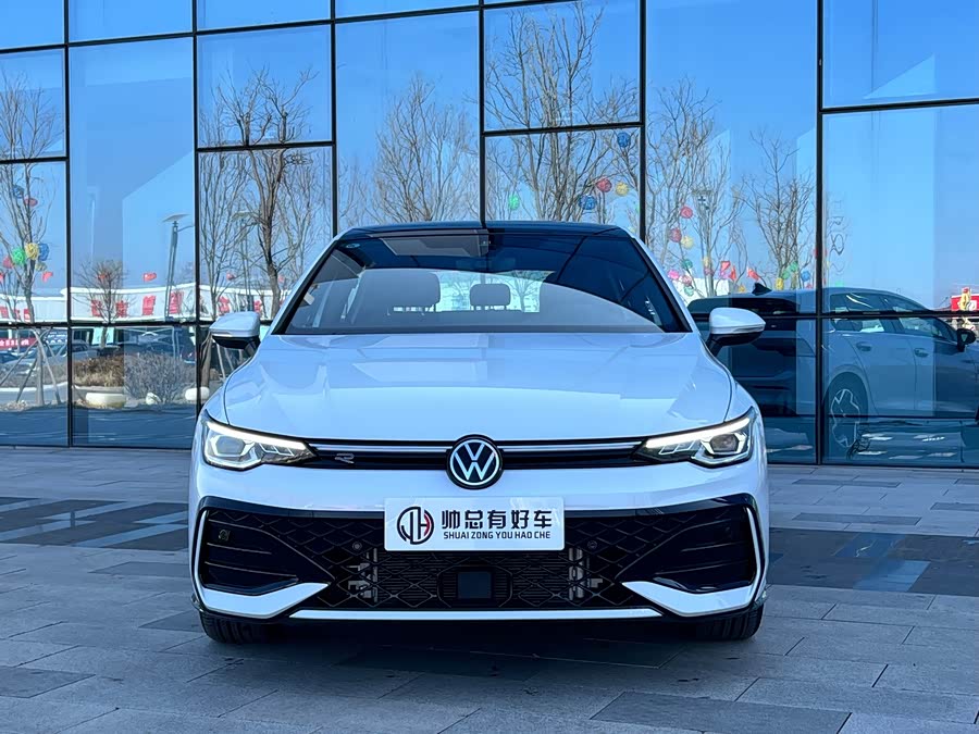 Volkswagen Golf 2025