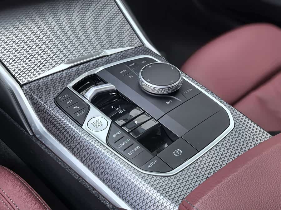 BMW 3 Series 2025 — фото 11