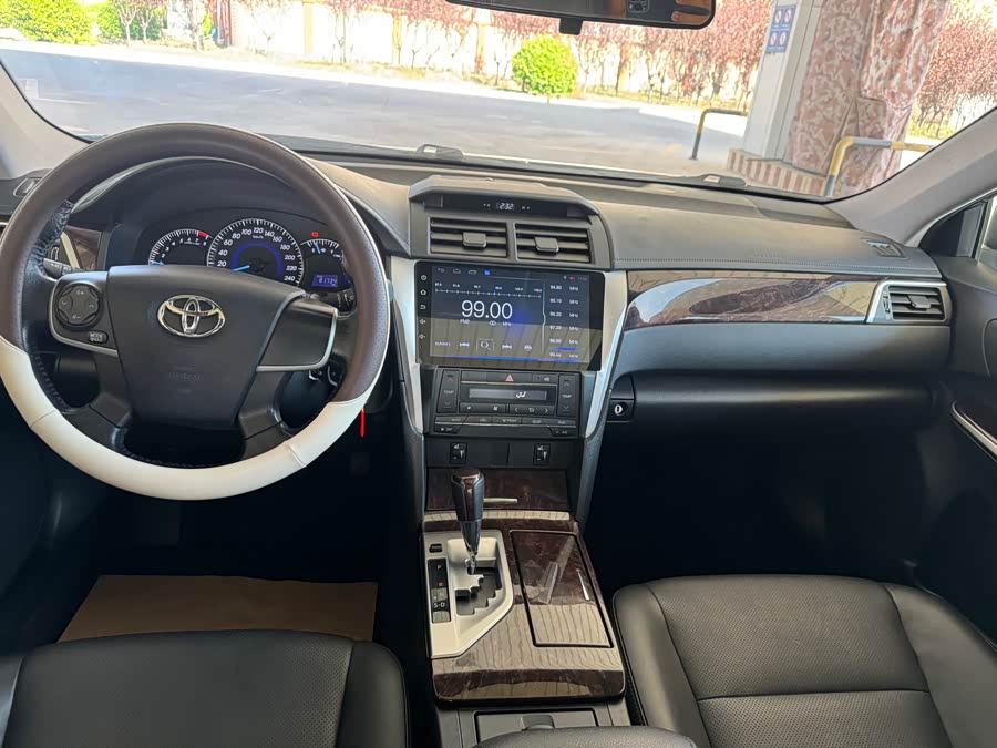 Toyota Camry 2016 — фото 12