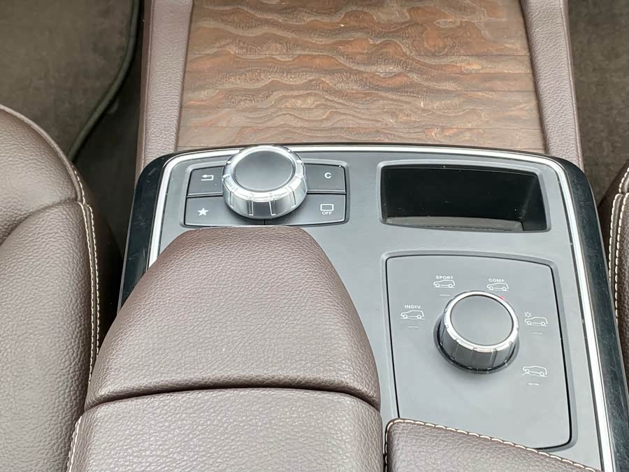 Mercedes-Benz GLE 2016 — фото 24