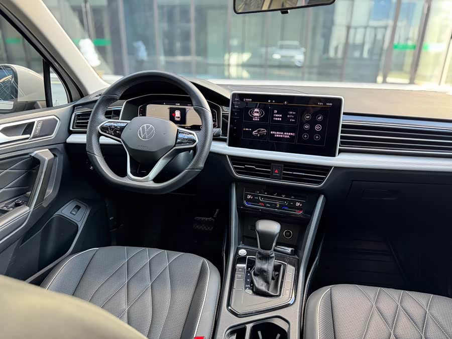 Volkswagen Tiguan L 2022 — фото 13