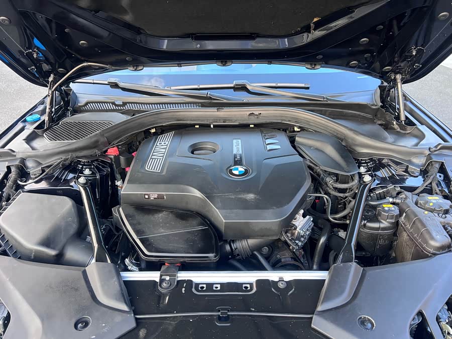BMW 5 Series 2018 — фото 21
