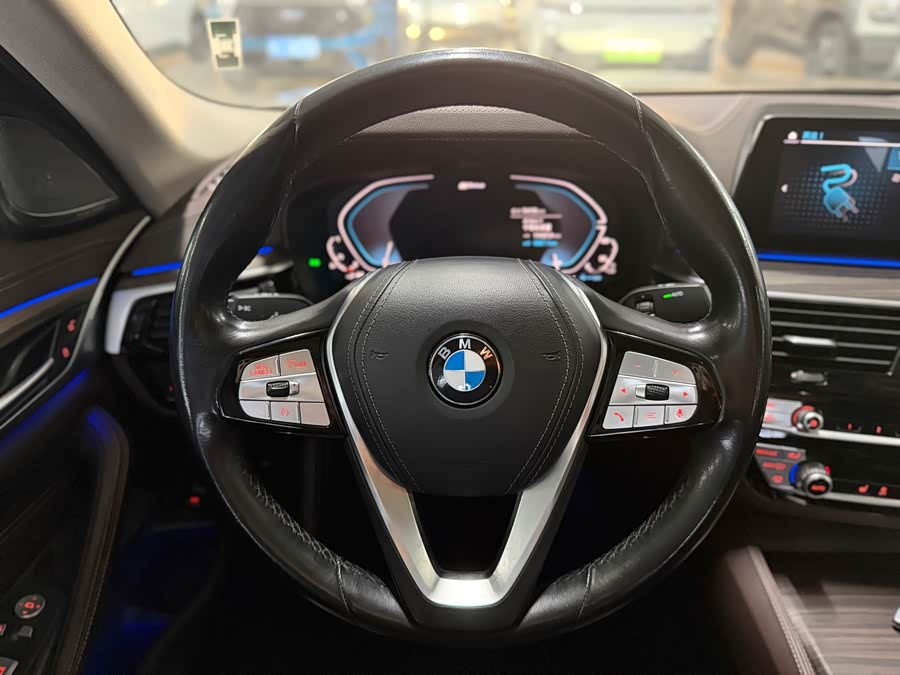 BMW 5 Series New Energy 2020 — фото 12